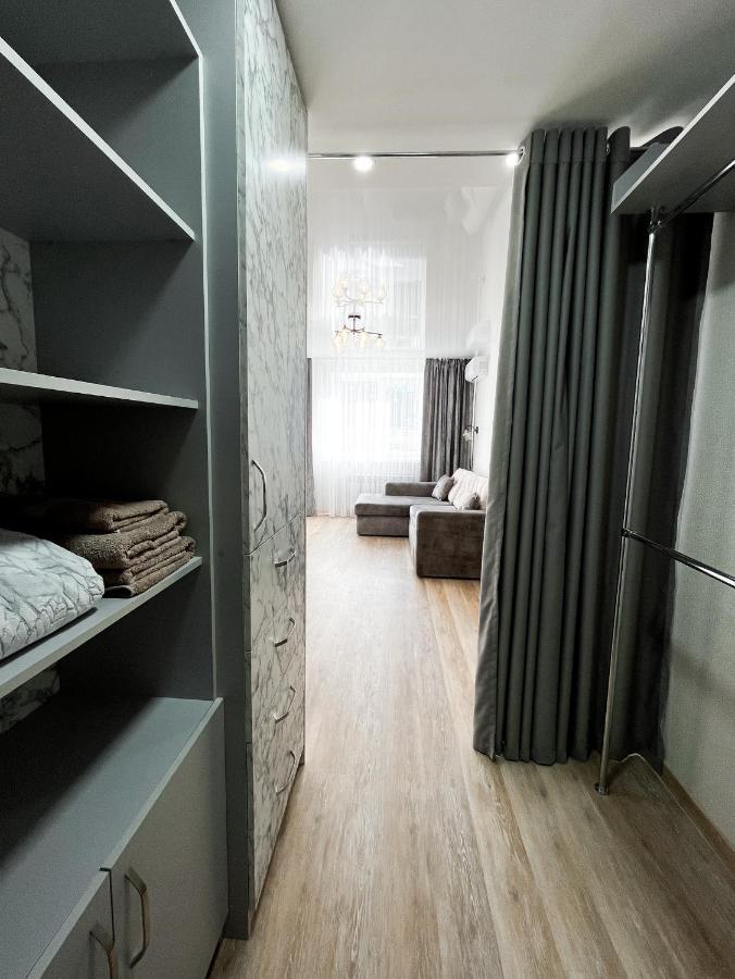 Світлі Апартаменти В Самому Центрі Біля Корпусного Парку - Мережа Helen Poltava Habitación foto