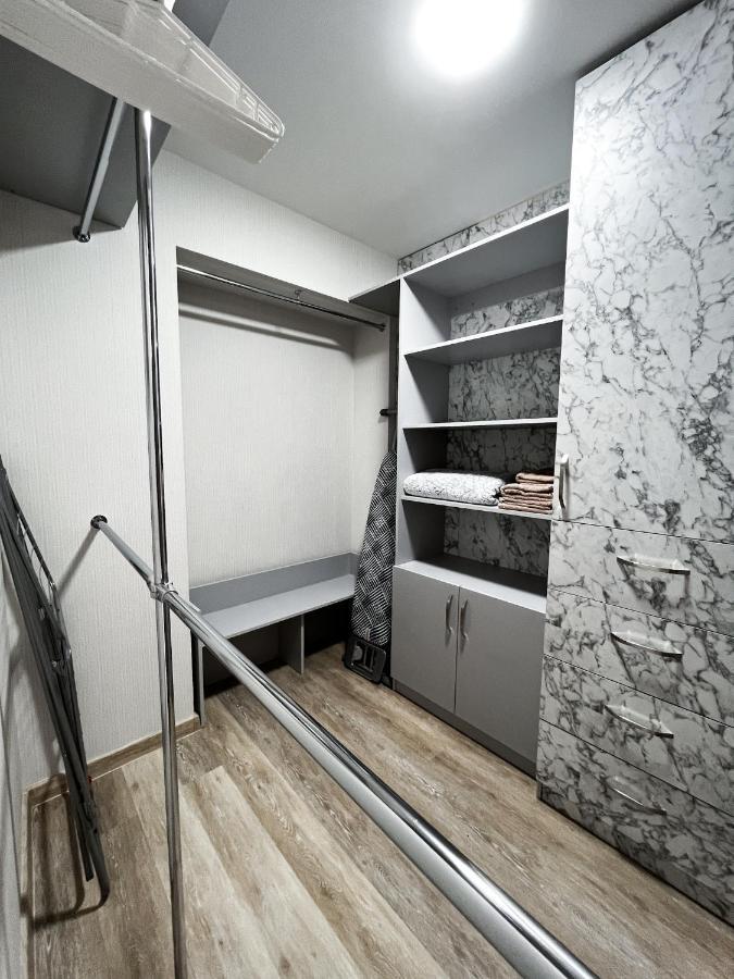 Світлі Апартаменти В Самому Центрі Біля Корпусного Парку - Мережа Helen Poltava Habitación foto