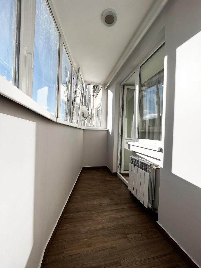 Світлі Апартаменти В Самому Центрі Біля Корпусного Парку - Мережа Helen Poltava Habitación foto