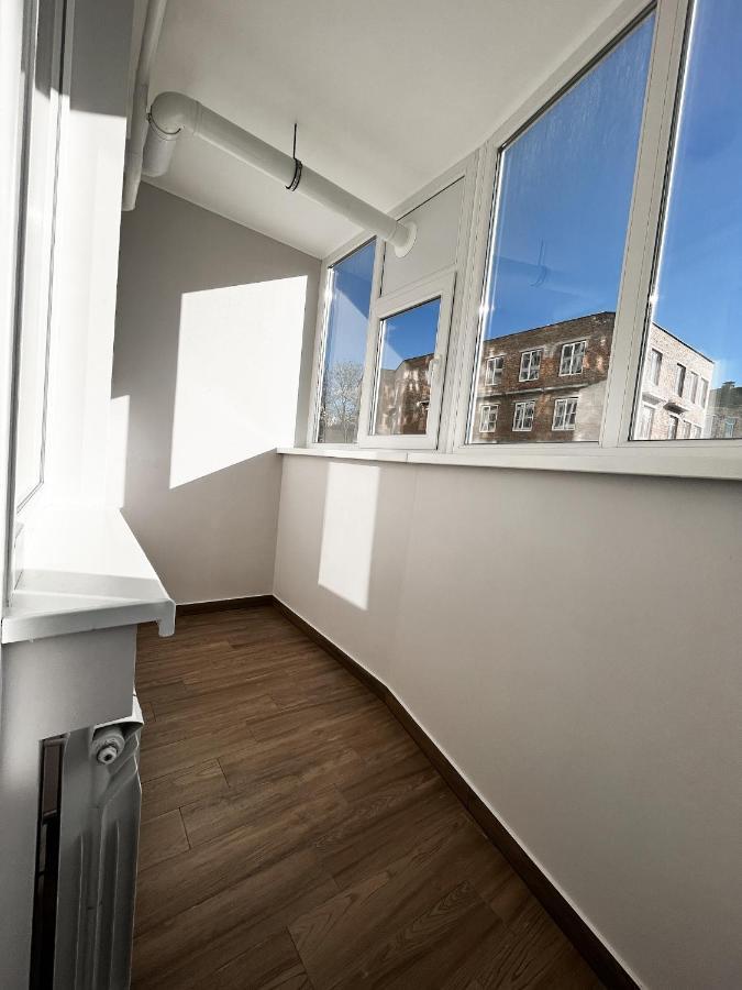 Світлі Апартаменти В Самому Центрі Біля Корпусного Парку - Мережа Helen Poltava Habitación foto