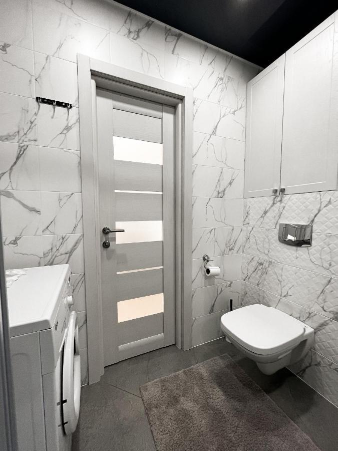 Світлі Апартаменти В Самому Центрі Біля Корпусного Парку - Мережа Helen Poltava Habitación foto