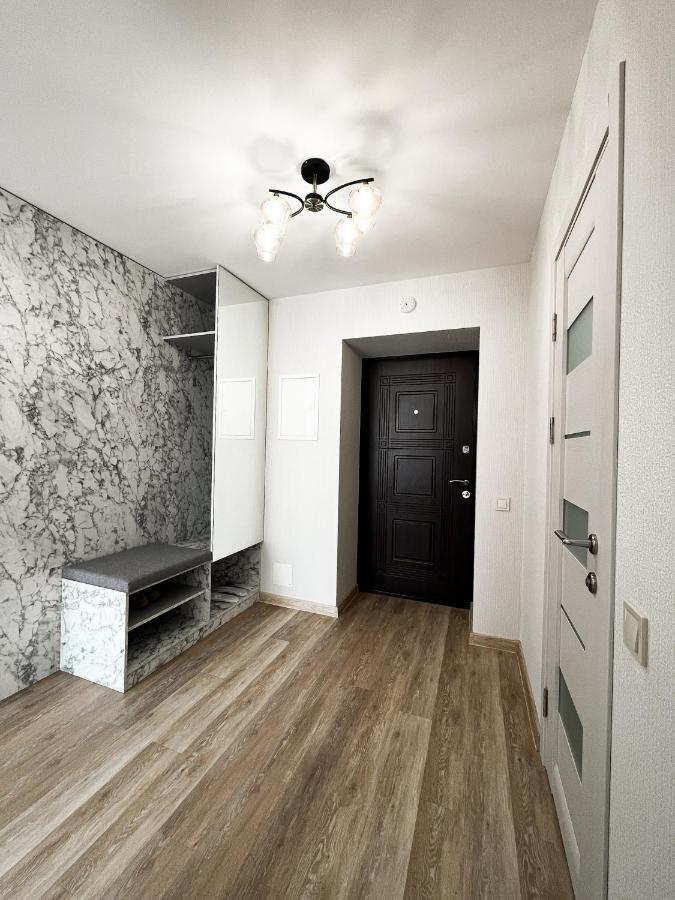 Світлі Апартаменти В Самому Центрі Біля Корпусного Парку - Мережа Helen Poltava Habitación foto